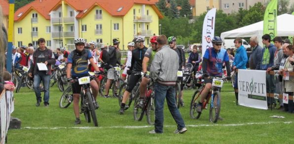 Zo štartovej rovinky vychádzali pretekári v 3-minútových intervaloch.