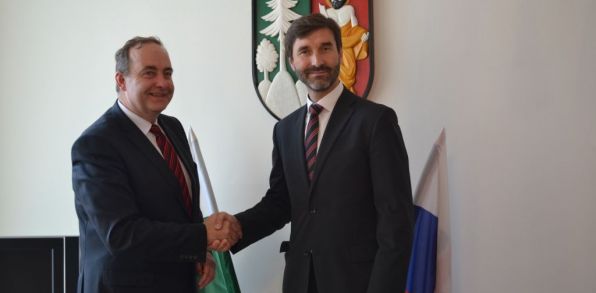 Primátor Čadce Milan Gura (vľavo) a Juraj Blanár, žilinský župan.