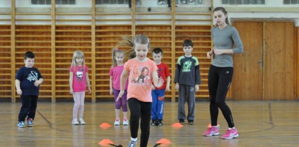 Cvičenia rozvíjajú deti po rôznych stránkach. Foto: archív Atletika pre deti