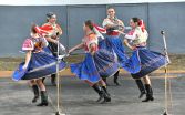 Program otvoril domáci folklórny súbor.