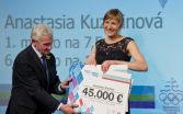 Anastasia Kuzminová s prezidentom SOV Františkom Chmelárom. Foto: TASR/Michal Svítok